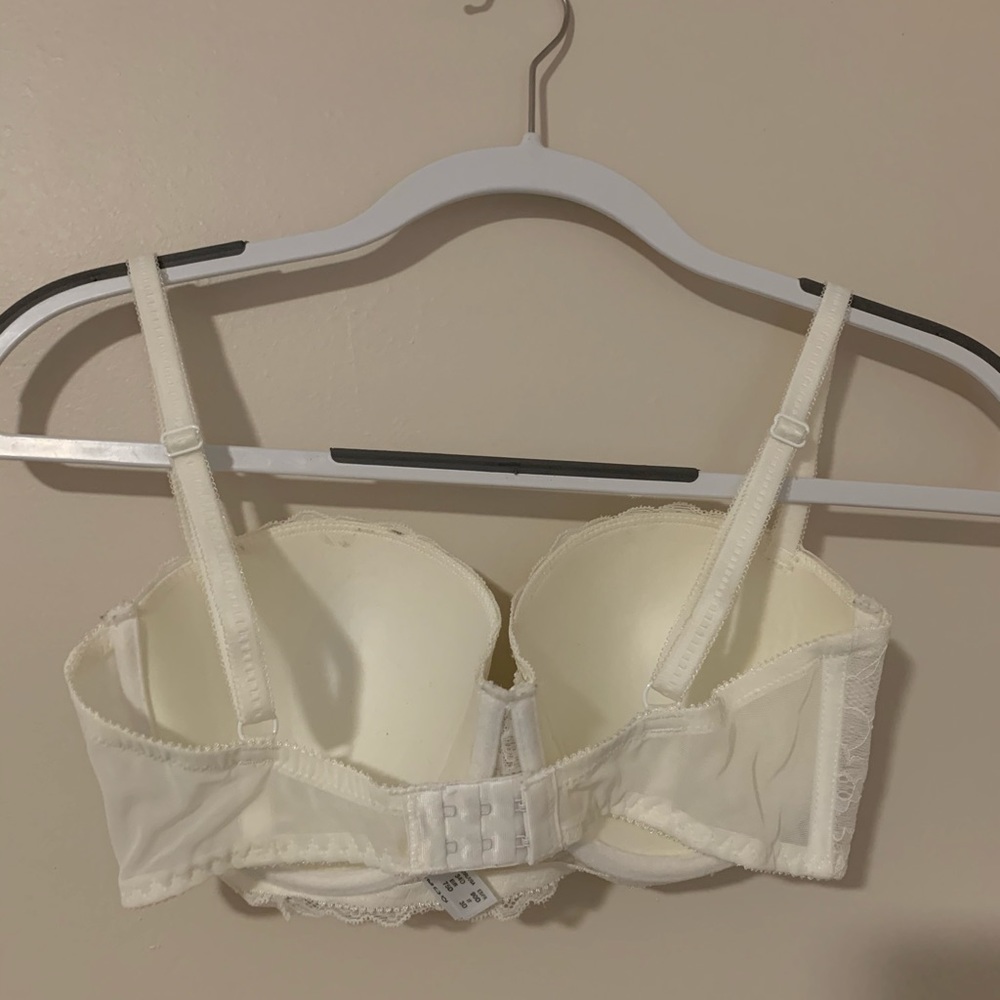 34/D bra - Picture 2 of 3